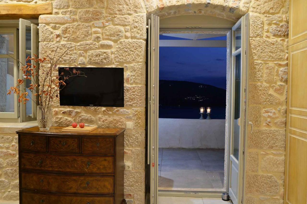 Akrolithi Boutique Hotel & Suites Oitylo Exterior photo