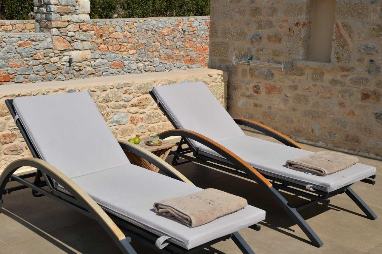 Akrolithi Boutique Hotel & Suites Oitylo Exterior photo