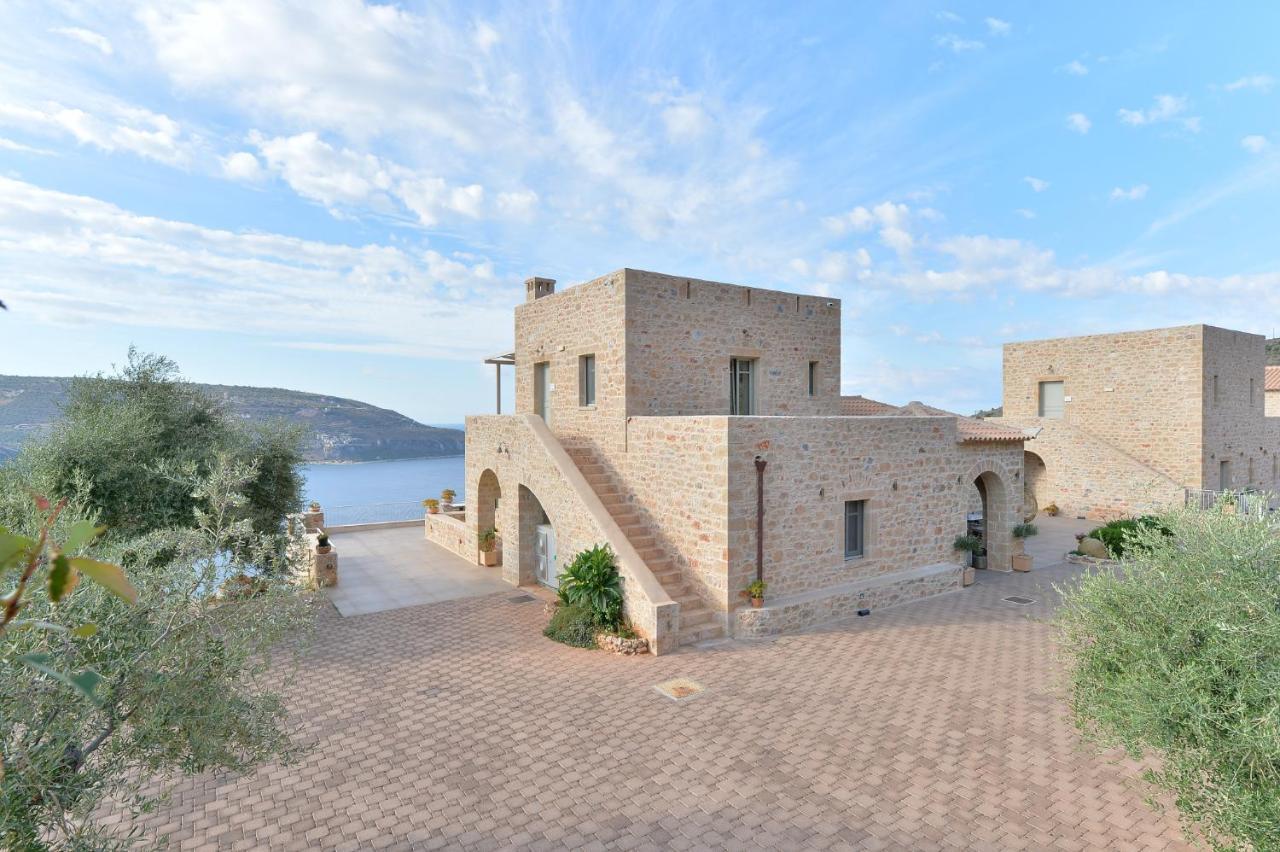 Akrolithi Boutique Hotel & Suites Oitylo Exterior photo